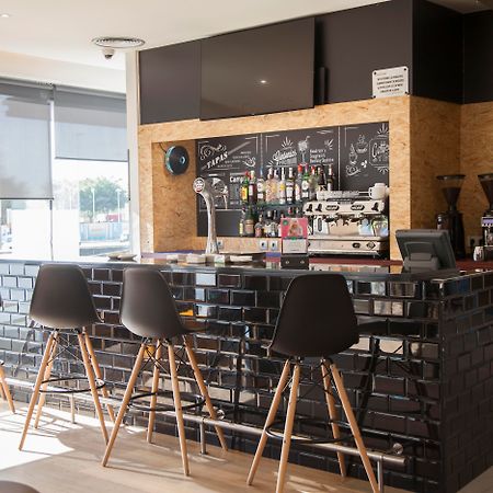 קורנלה דה יוברגאט Travelodge Bcn Cornella Fira מראה חיצוני תמונה