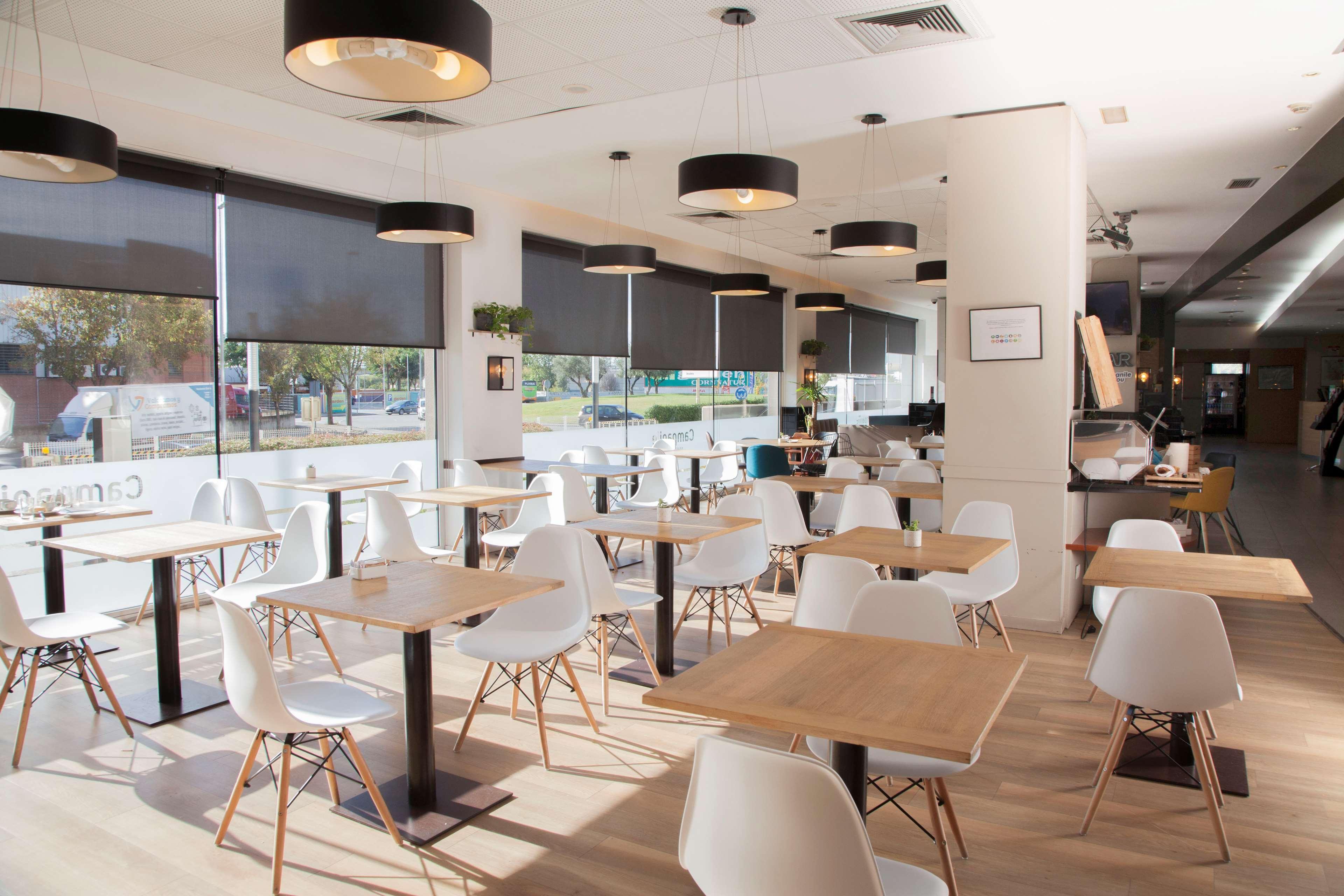 קורנלה דה יוברגאט Travelodge Bcn Cornella Fira מראה חיצוני תמונה