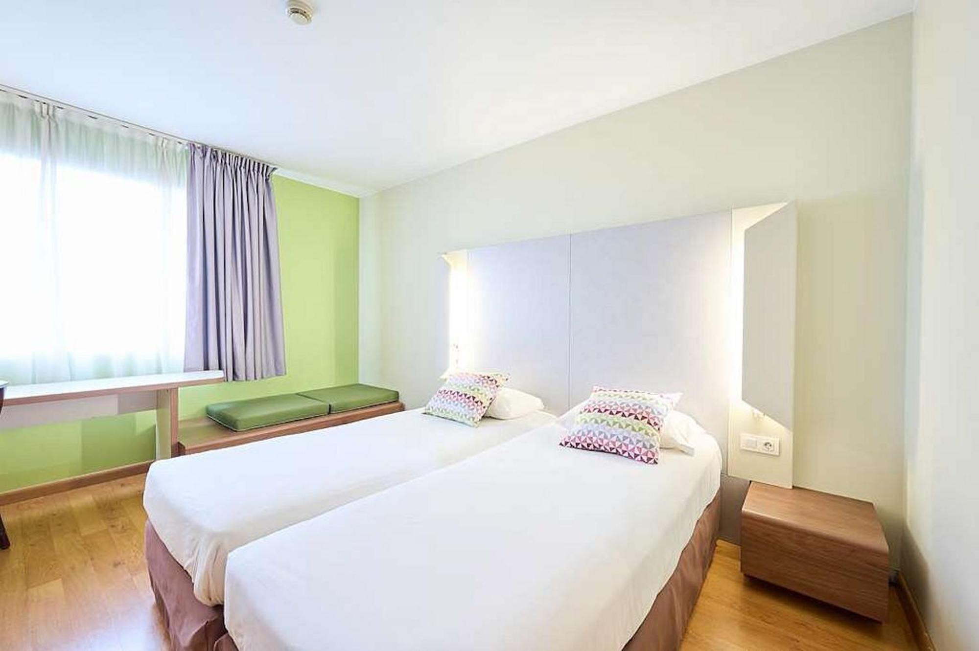 קורנלה דה יוברגאט Travelodge Bcn Cornella Fira מראה חיצוני תמונה