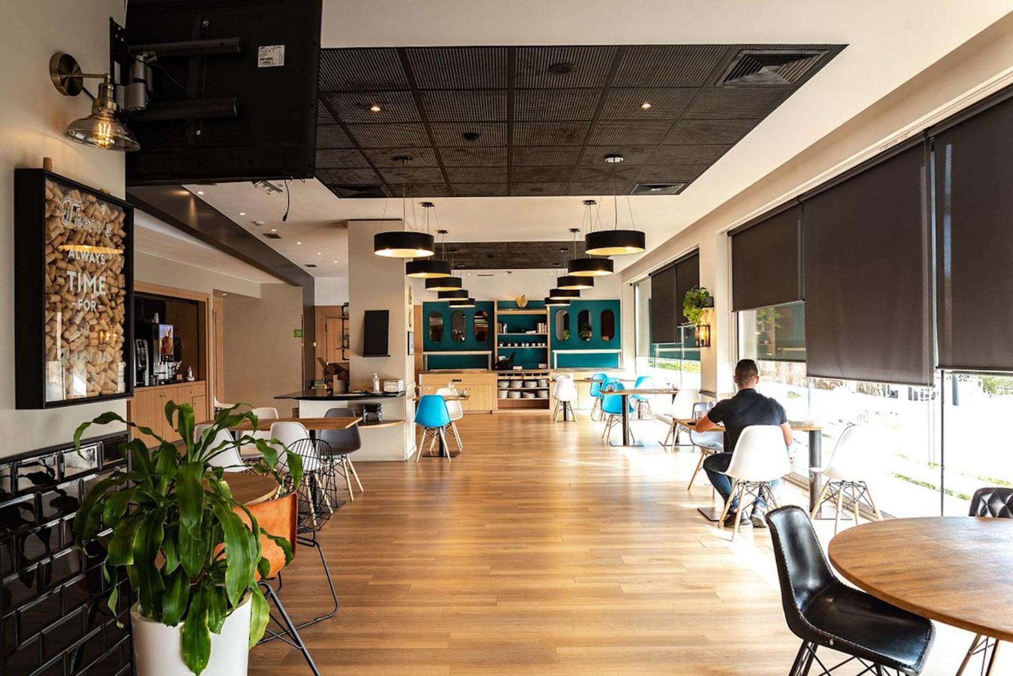 קורנלה דה יוברגאט Travelodge Bcn Cornella Fira מראה חיצוני תמונה