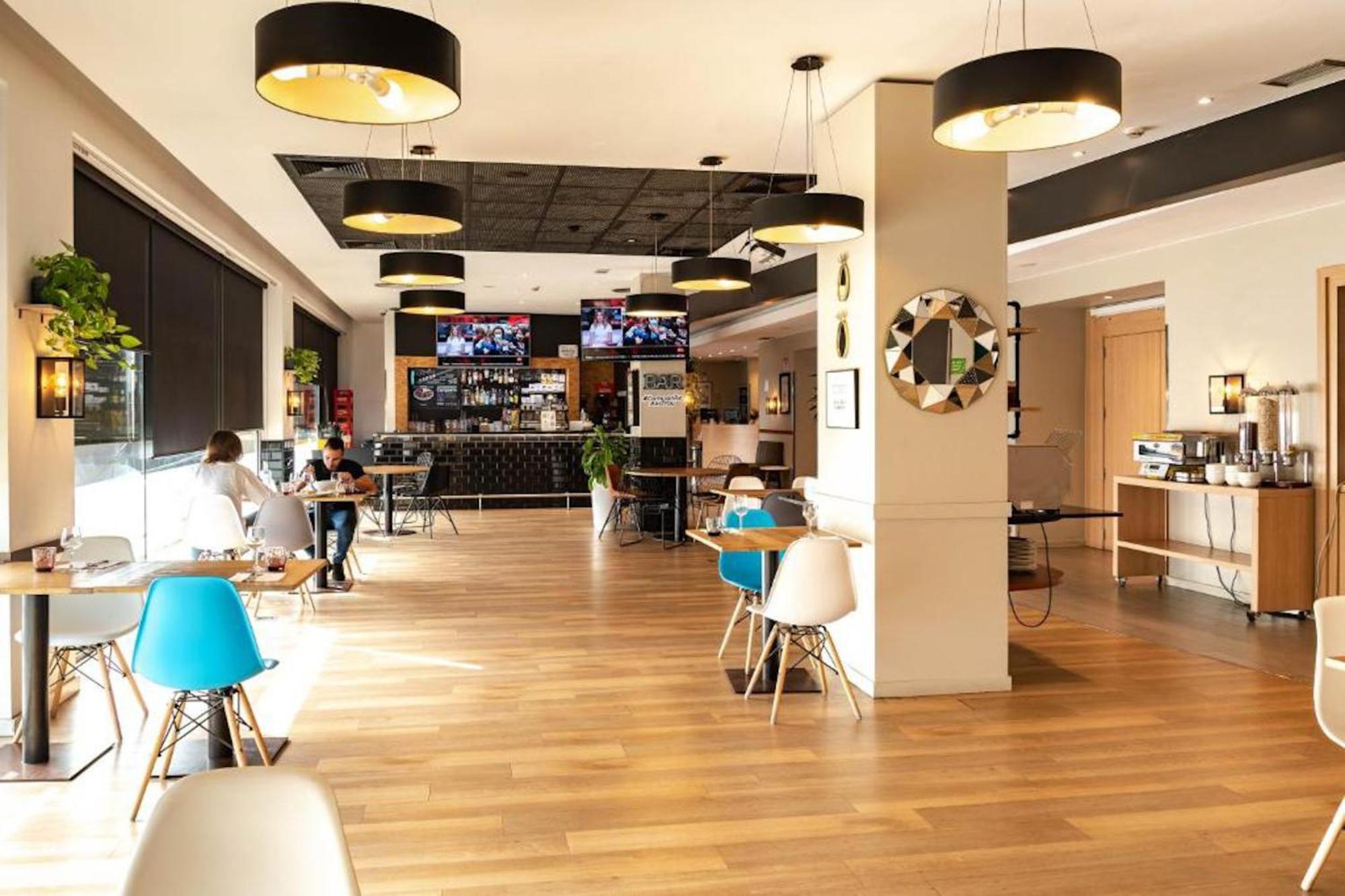 קורנלה דה יוברגאט Travelodge Bcn Cornella Fira מראה חיצוני תמונה